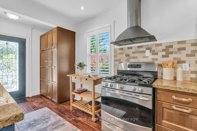 Additional image 14 of 18 St. Clair Ave