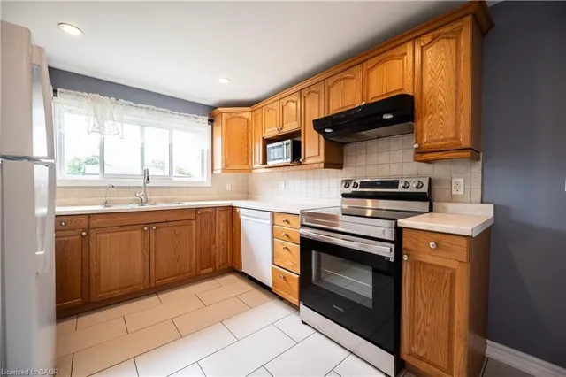 Additional image 14 of 66 Belwood Cres