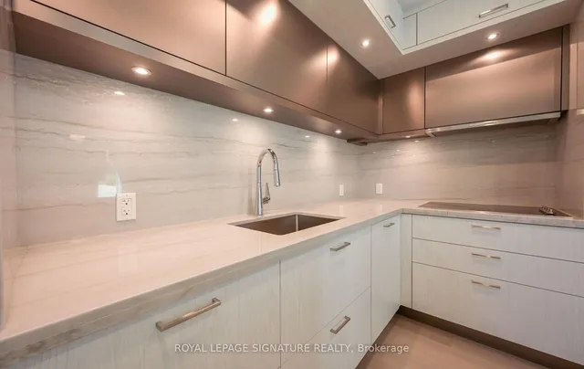 Additional image 15 of 10 In On The Park Dr Unit 105