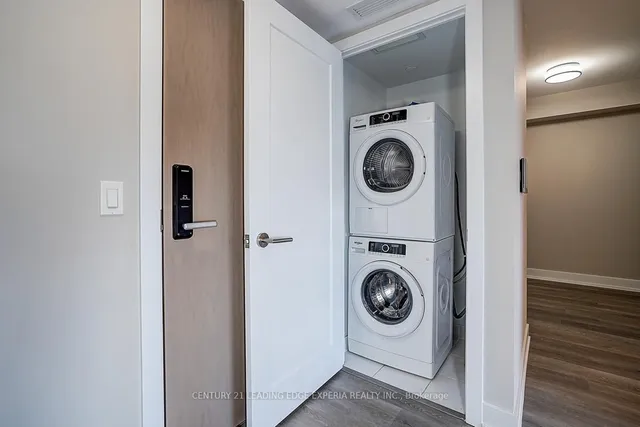 Additional image 39 of 585 Bloor St Unit 1820