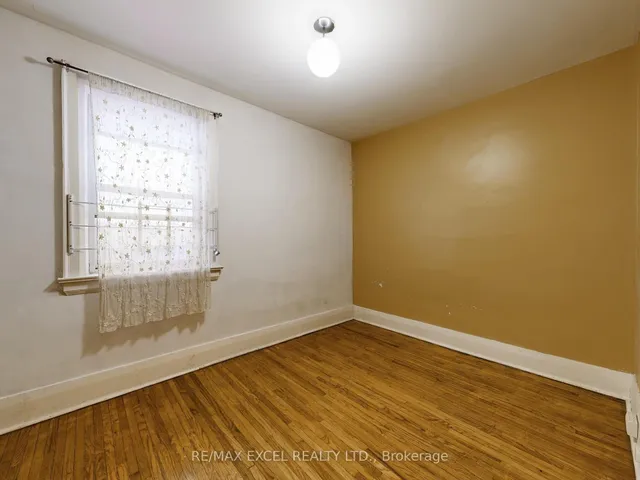 Additional image 16 of 449 Christie St