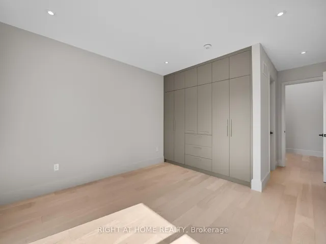 Additional image 35 of 57 Alameda Ave