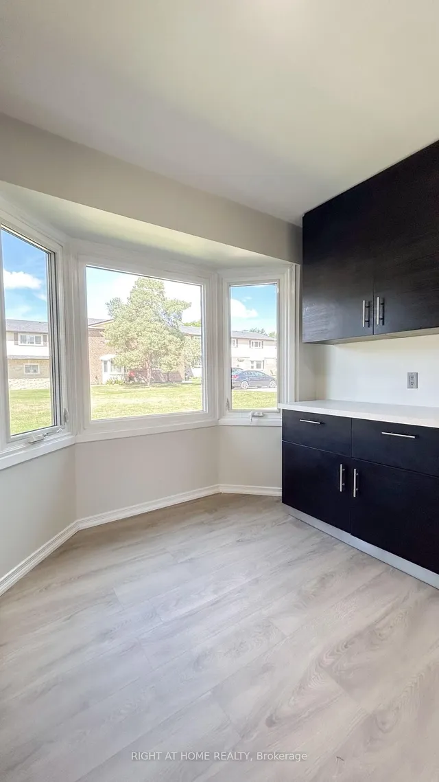 Additional image 8 of 160 Jansen Ave Unit 32