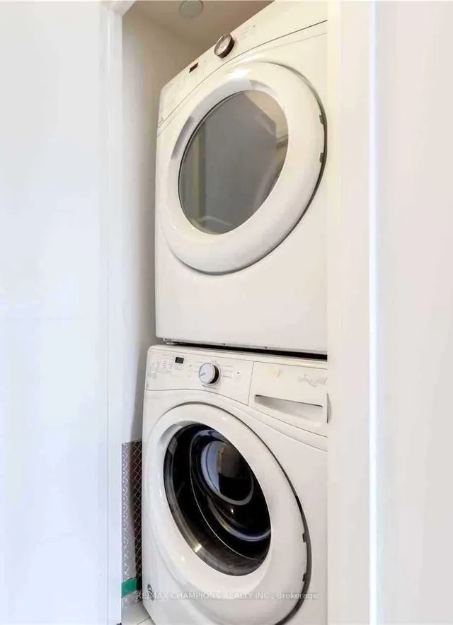 Additional image 6 of 460 Adelaide St Unit 523