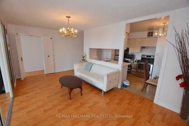 Additional image 4 of 633 Bay St Unit 2215