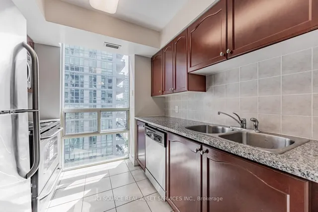 Additional image 5 of 51 Lower Simcoe St Unit 808