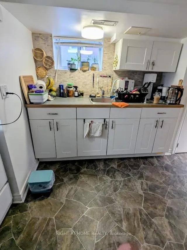 Additional image 25 of 239 Woodbine Ave