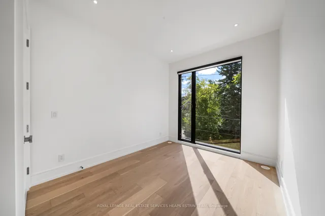 Additional image 29 of 38 Evergreen Gdns