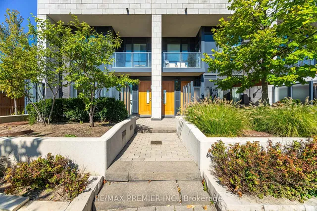 Additional image 2 of 2800 KEELE St Unit TH 107