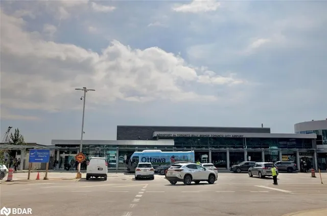 Additional image 34 of 600 Queens Quay Unit 633