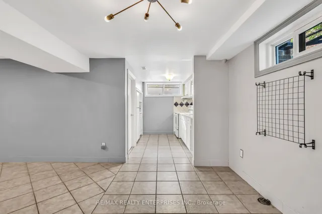 Additional image 36 of 79 Watney Cres