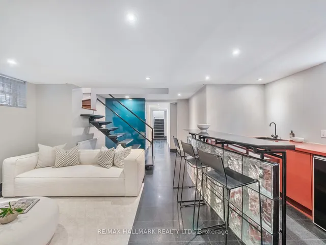 Additional image 28 of 839 Carlaw Ave