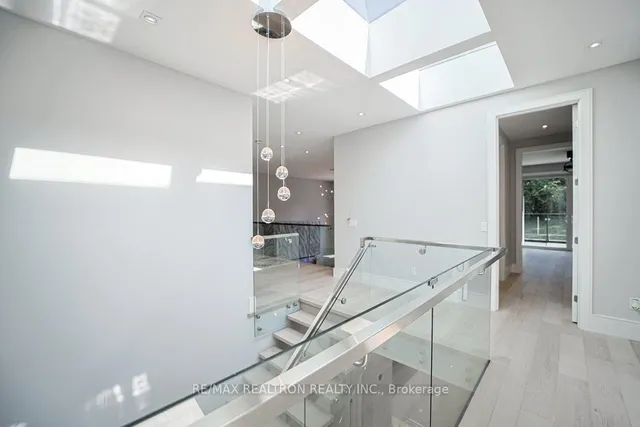 Additional image 33 of 263 East Ave