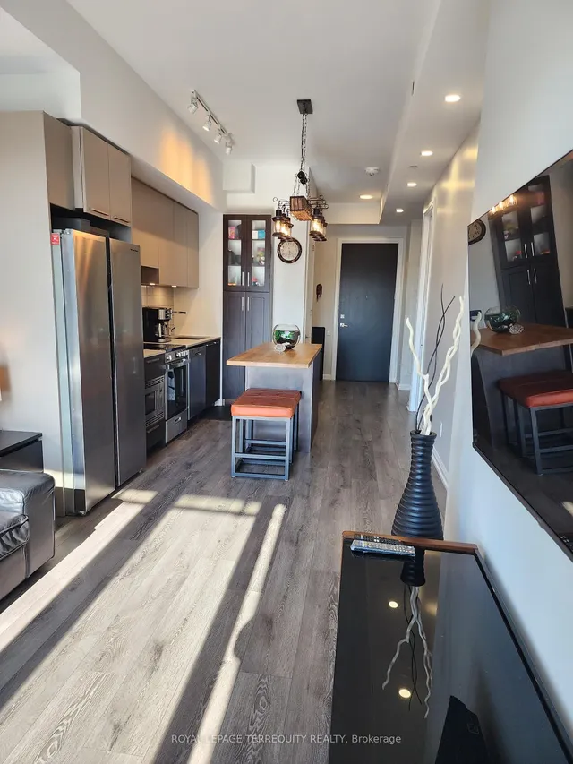 4208 Dundas St Unit 610