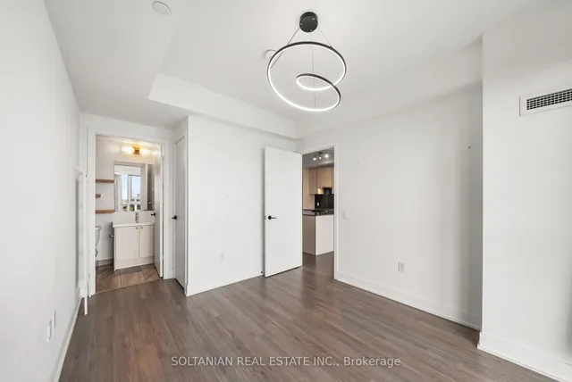 Additional image 15 of 50 George Butchart Dr Unit 810