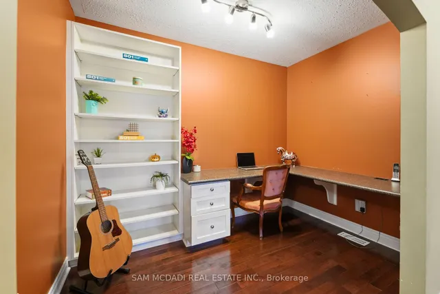 Additional image 29 of 32 Pennsylvania Cres