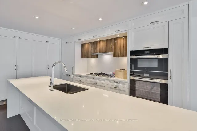 Additional image 14 of 155 Merchants' Wharf Unit 214