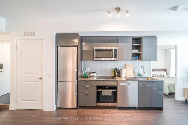 Additional image 9 of 543 RICHMOND St Unit 712