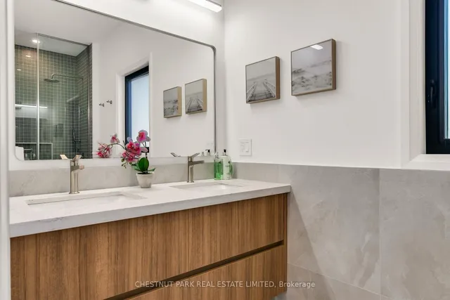 Additional image 37 of 1031 Spadina Rd