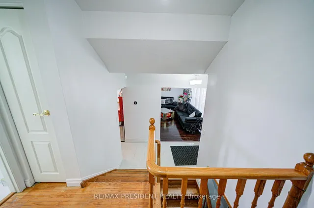 Additional image 26 of 74 Bloomington Cres