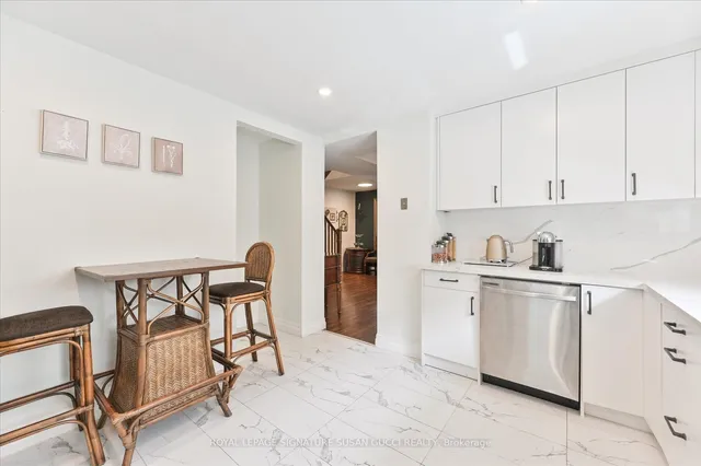 Additional image 11 of 94 Meighen Ave