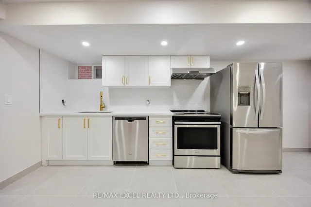 Additional image 28 of 806 Gladstone Ave