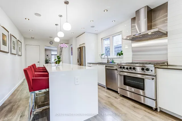 Additional image 15 of 13 Howland Rd