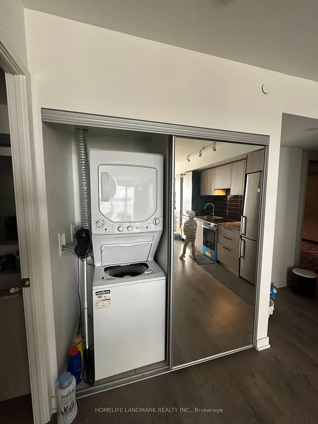 Additional image 9 of 501 Yonge St Unit 4007