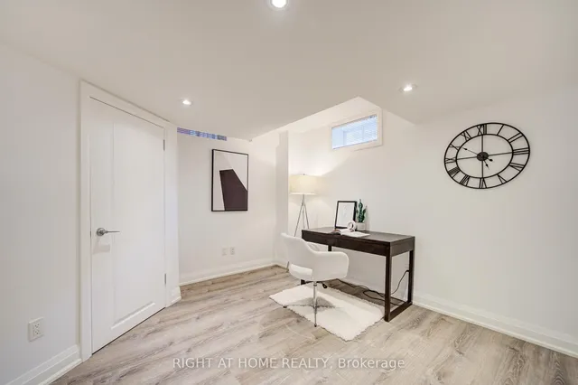 Additional image 30 of 19 Purdy Cres