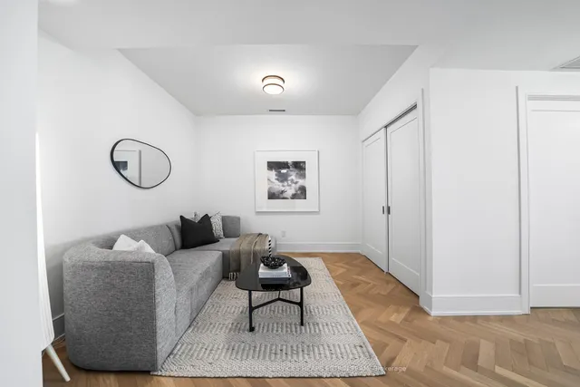 Additional image 22 of 155 Merchants' Wharf Unit 213