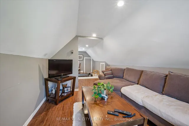 Additional image 30 of 45 Samuel St