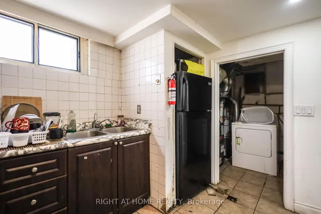 Additional image 27 of 3261 Lawrence Ave