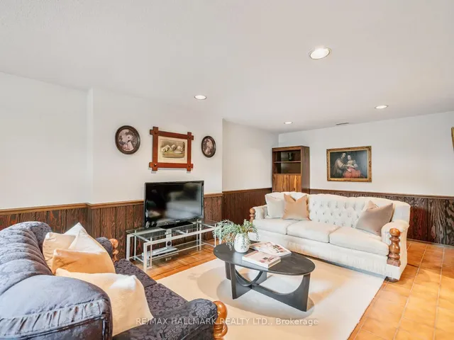 Additional image 39 of 139 Floyd Ave