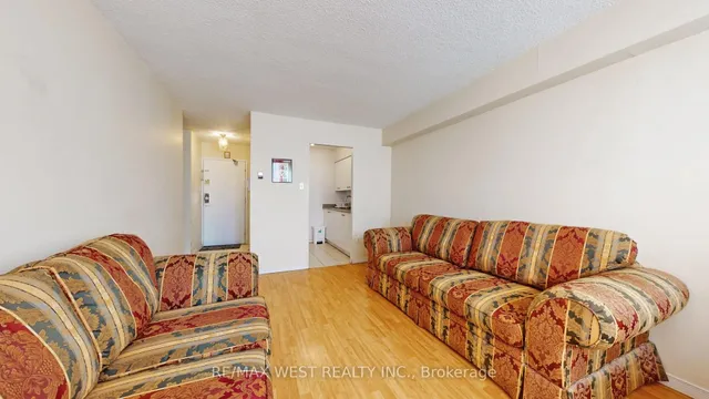 Additional image 8 of 940 Caledonia Rd Unit 210
