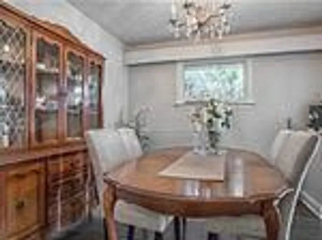 Additional image 6 of 33 Farmcrest Dr