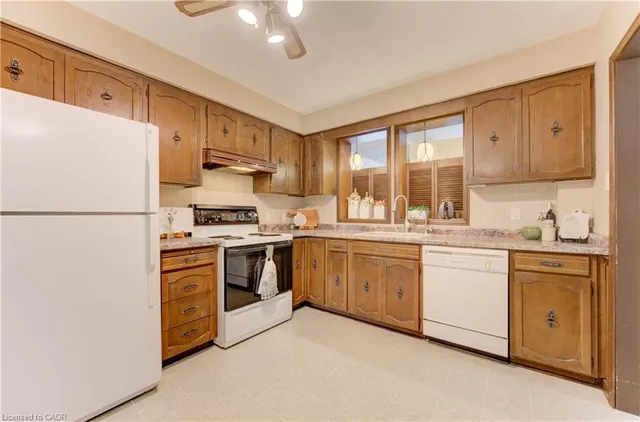 Additional image 15 of 48 East Ave