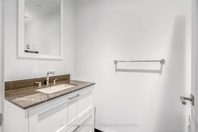 Additional image 23 of 155 Merchants' Wharf Unit 826