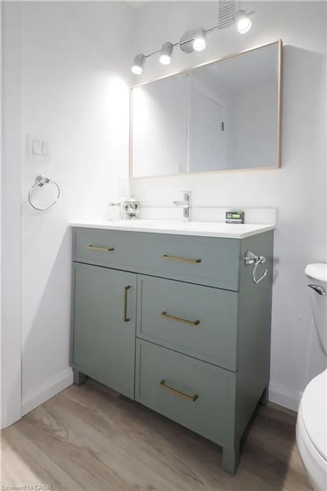 Additional image 33 of 50 Westmount Rd Unit 8