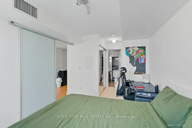 Additional image 19 of 320 Richmond St Unit LPH13