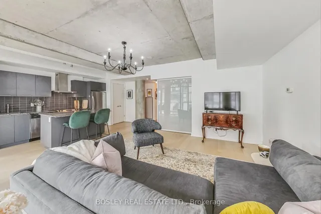 Additional image 3 of 650 King St Unit 711