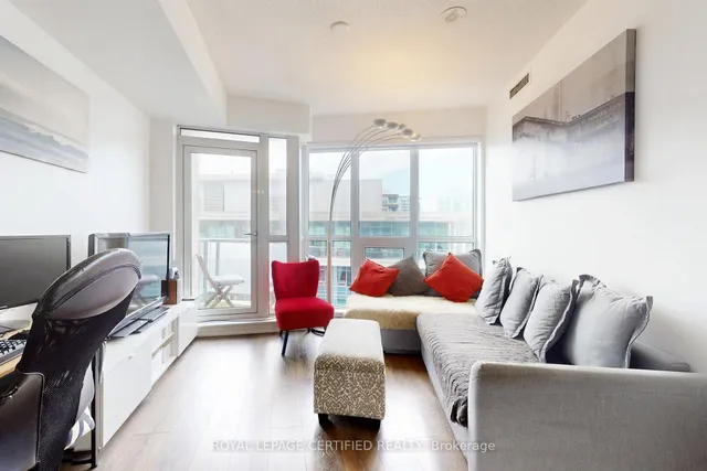 Additional image 12 of 51 East Liberty St Unit 2003