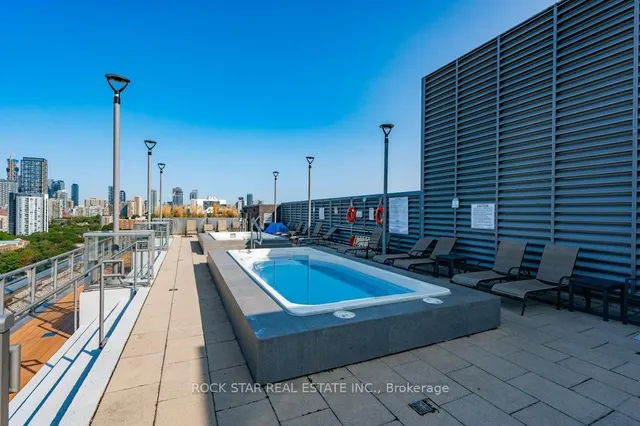 Additional image 33 of 320 Richmond St Unit LPH13