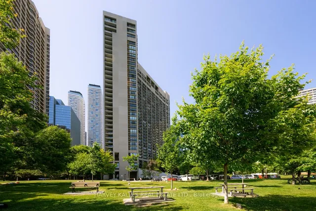 Additional image 31 of 33 Harbour Sq Unit 2804