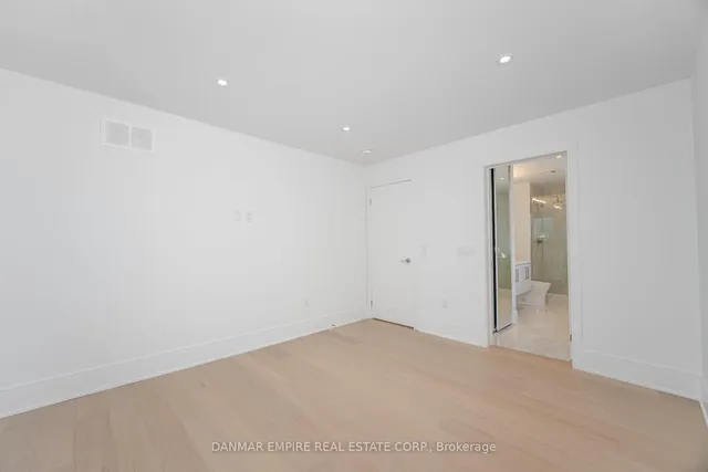 Additional image 18 of 6 Casino Crt