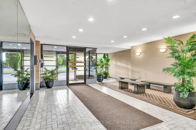 Additional image 4 of 2825 Islington Ave Unit 102