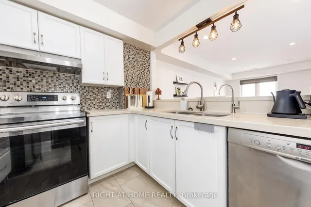 Additional image 8 of 988 SHEPPARD Ave Unit 32