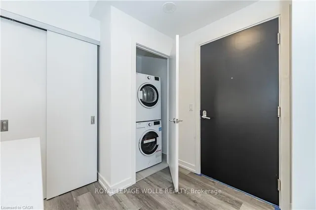 Additional image 3 of 15 Wellington St Unit 907