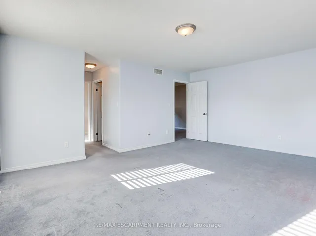 Additional image 43 of 36 Lemon Grass St