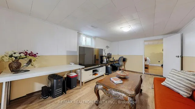 Additional image 21 of 33 Savarin St