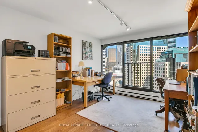 Additional image 36 of 55 Harbour Sq Unit 2311